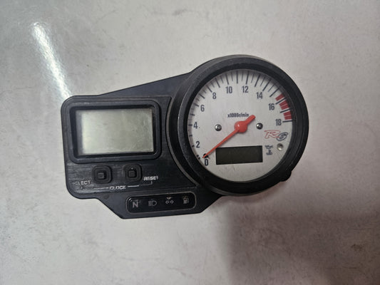 Yamaha YZF-R6 YZFR6 R6 Clocks / Gauges